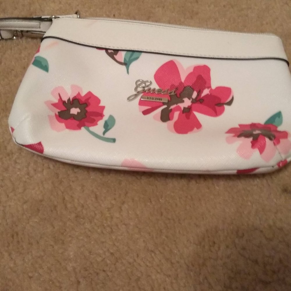 Small Guess Clutch